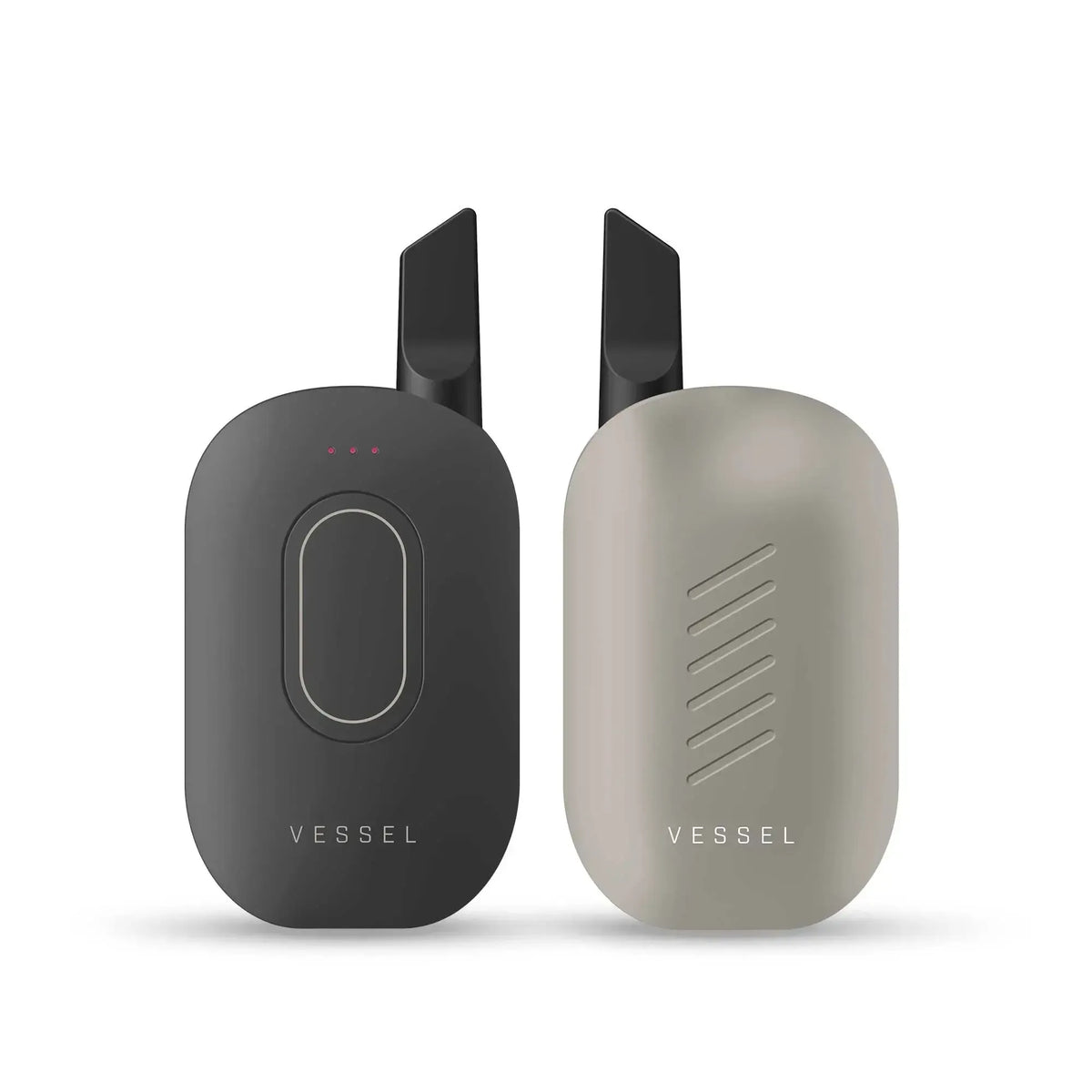 Vaporizér Vessel Compass v čiernej a bielej, ukážka dvoch zariadení