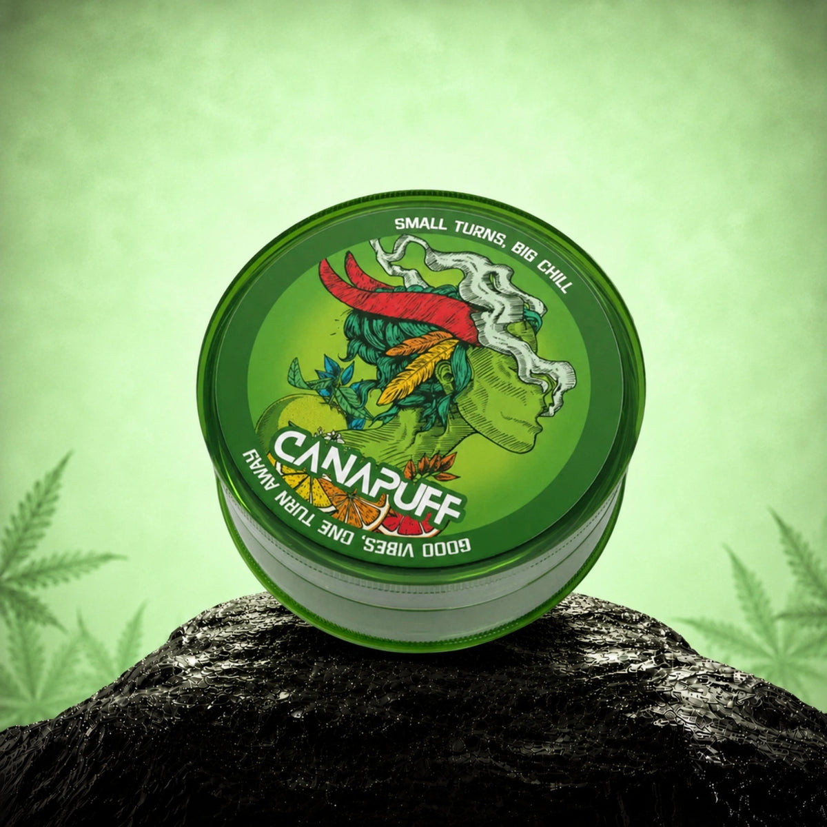 Mini grinder Canapuff Green Crack s ilustráciou na zelenej kovovej nádobe
